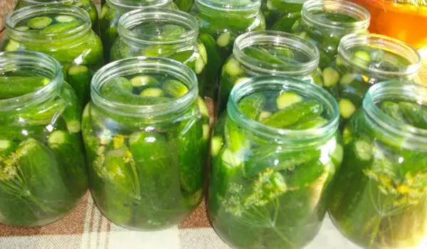 Marinated Gherkins with Dill
