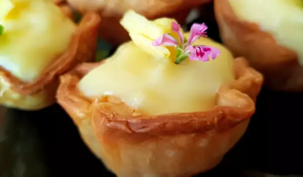 Apple Puff Pastry Baskets