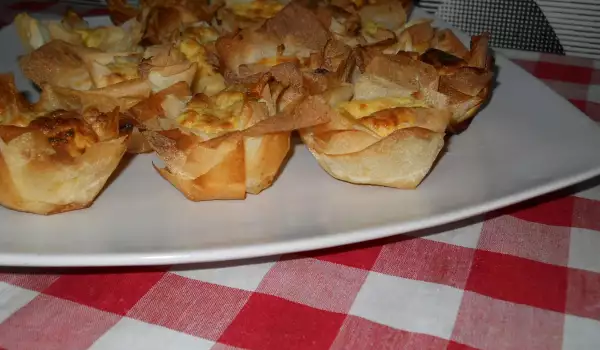Crunchy Baskets with a Salty Filling