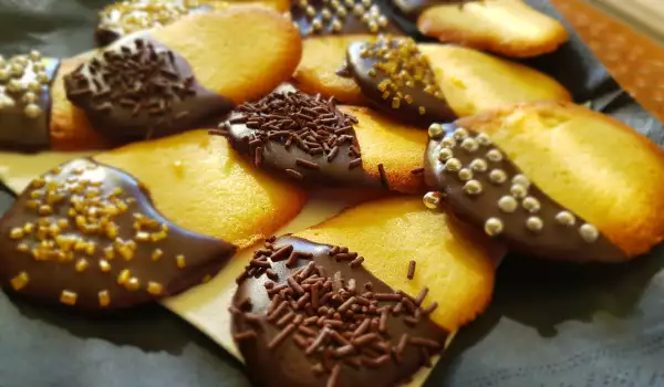 Cat's Tongue Cookies with Chocolate