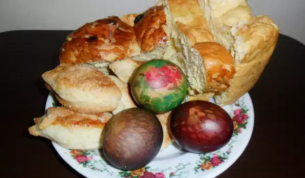 Easter Bread with Raisins