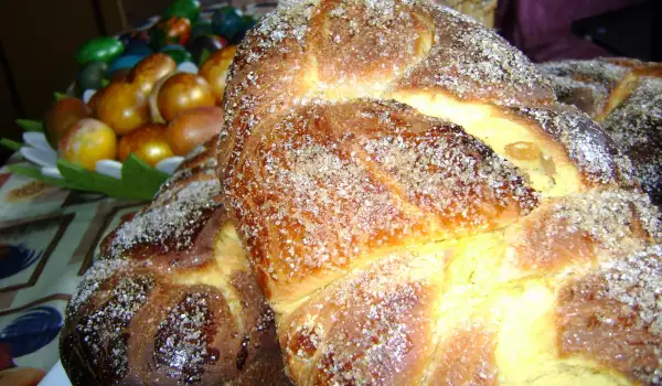 Traditional Bulgarian Easter Bread