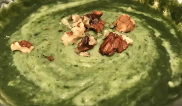Cauliflower and Spinach Cream Soup