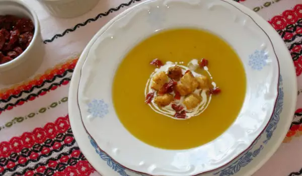 Cream of Pumpkin Soup with Dried Tomatoes and Croutons