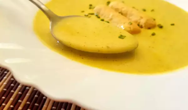 Zucchini Cream Soup with Sour Cream and Lemon