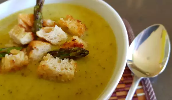 Zucchini and Asparagus Cream Soup