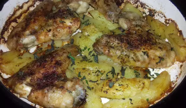 Baked Chicken Wings with New Potatoes and Beer