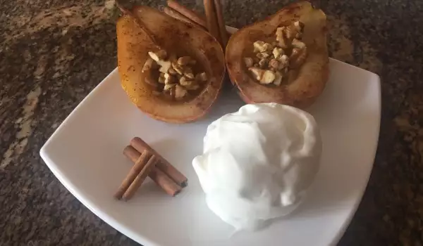 Baked Pears with Honey, Walnuts and Cinnamon