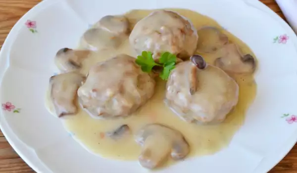 Meatballs in a Wonderful Mushroom Sauce