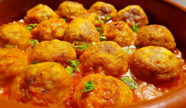 Meatballs in a Wonderful Spanish Sauce