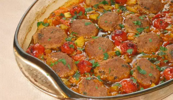 Meatballs with Potatoes and Cherry Tomatoes