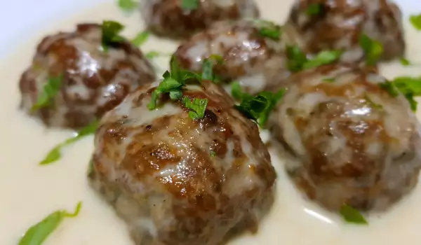Meatballs in a Sumptuous Creamy Sauce