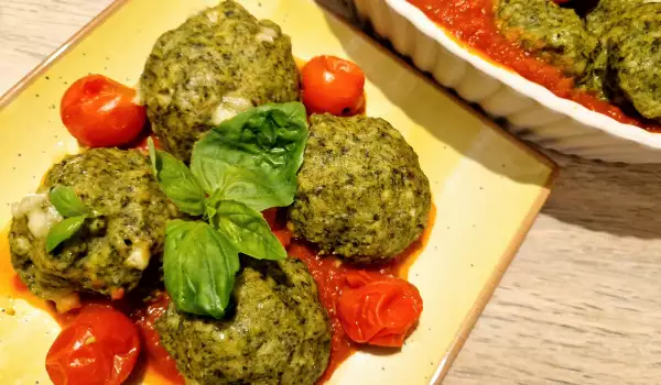 Spinach and Dry Bread Patties with Tomato Ragout