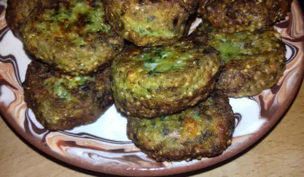 Quinoa Patties with Spinach and White Cheese