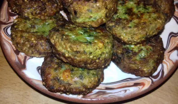 Quinoa Patties with Spinach and White Cheese
