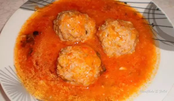 Juicy Meatballs with Tomato Sauce