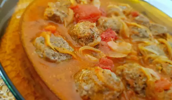 Village-Style Meatballs with Tomato Sauce
