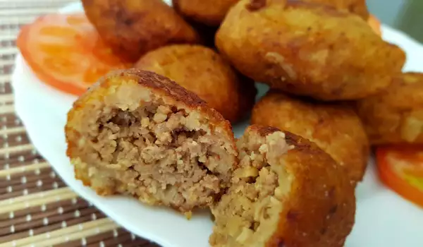 Turkish-Style Stuffed Meatballs (Içli Köfte)