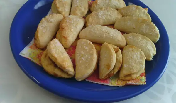 Cookies with Yoghurt and Jam Filling