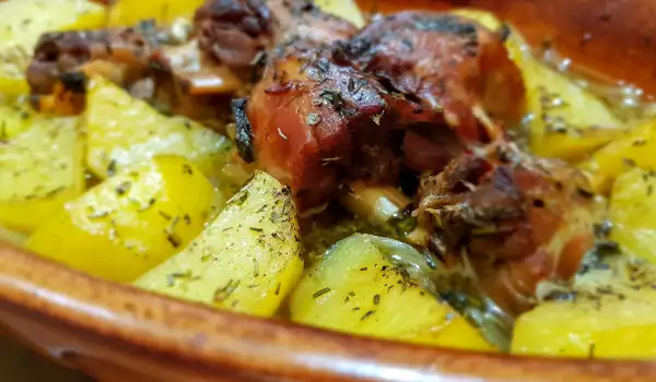 Lamb with Potatoes in a Guvec Pot