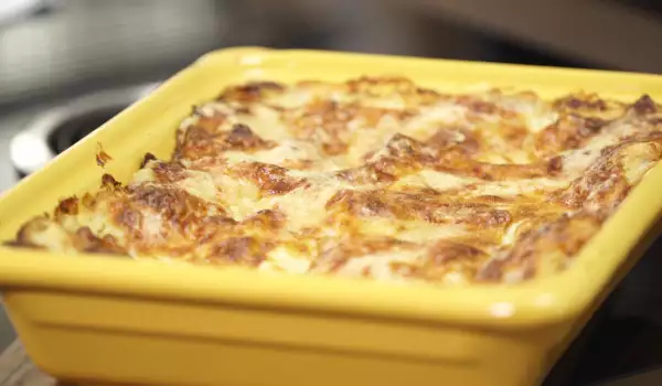 Lasagna with Bacon and Béchamel Sauce