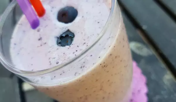 Iced Wild Berry Frappe