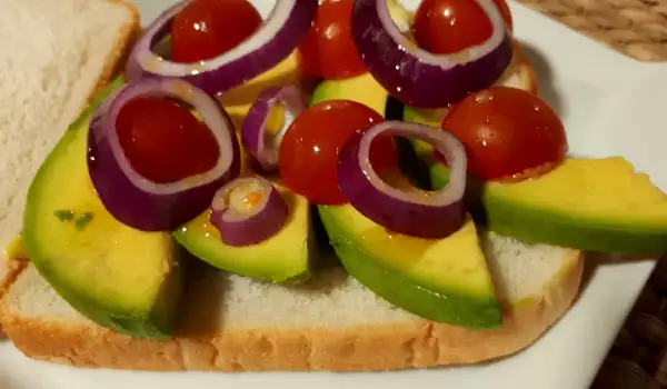 Light Vegan Avocado Sandwiches