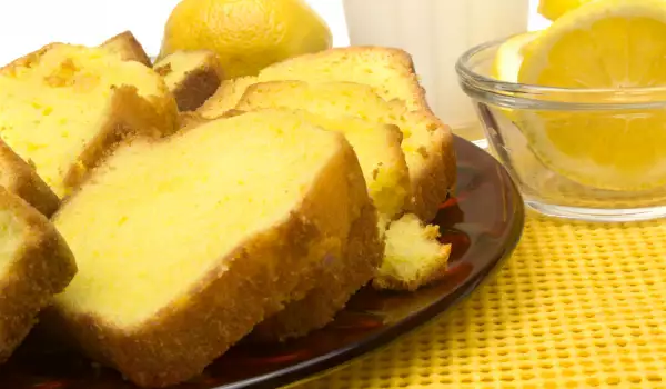 Lemon Cake with Curd