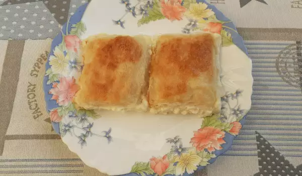Serbian Filo Pastry Pie with White Cheese and Cream