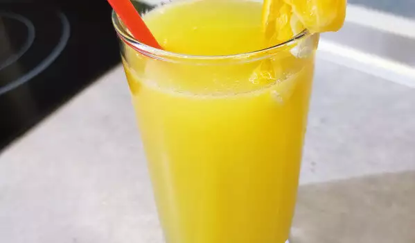 Homemade Honey Lemonade