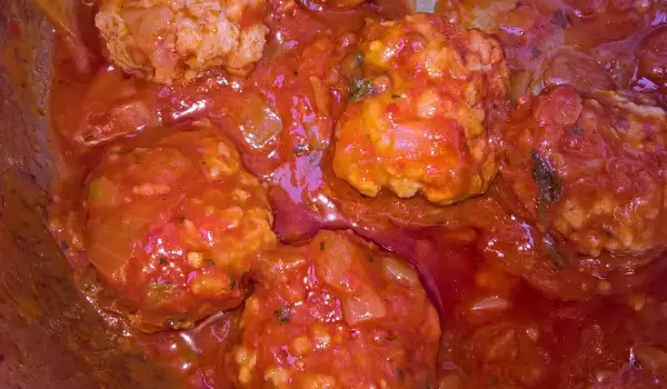 Onion Stew with Meatballs