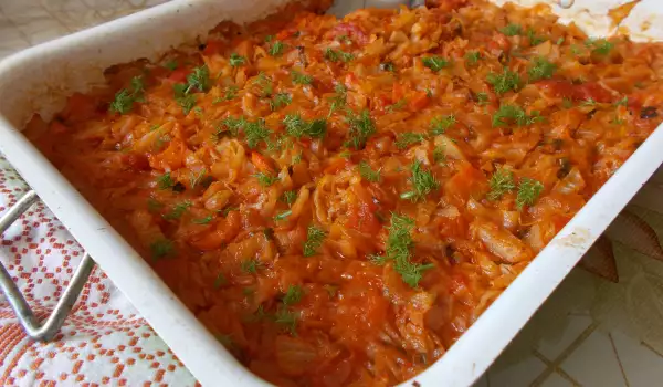 Oven-Baked Cabbage with Onions, Dill and Tomatoes