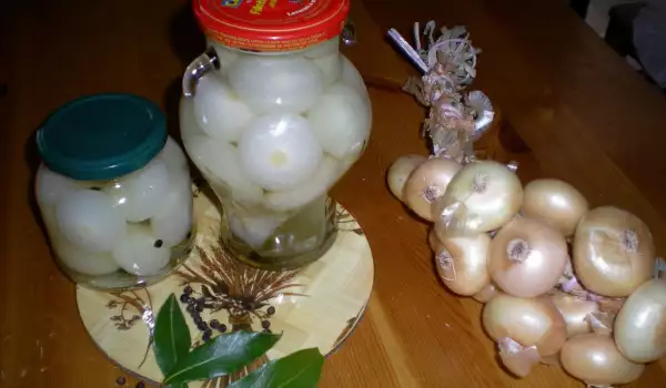Sour Marinated Onions