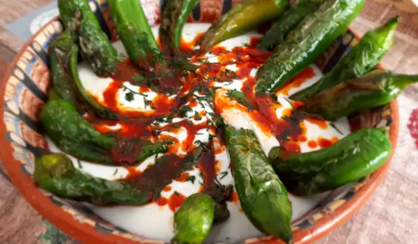 Hot Peppers with Yogurt Sauce