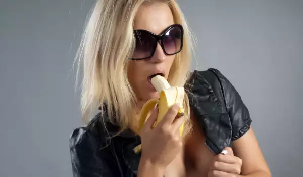 eating bananas