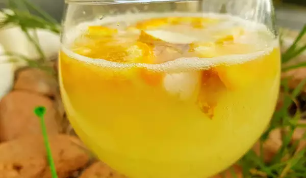 Madrid-Style Lemonade