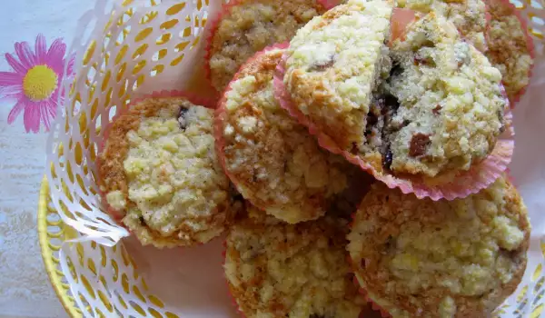 Plum Muffins with Crunchy Topping