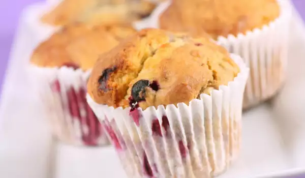 Banana Muffins with Dried Blueberries