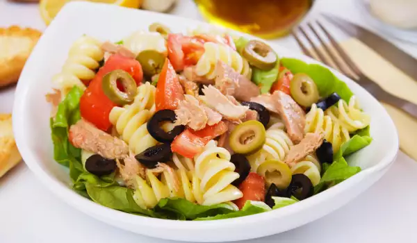Macaroni Salad with Tuna