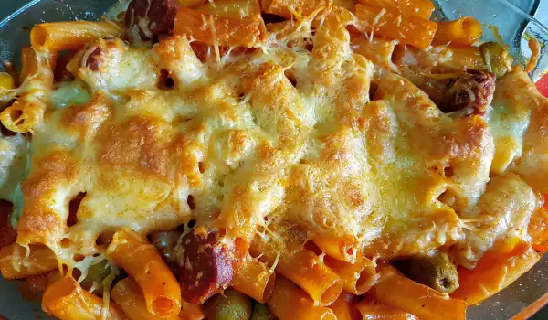 Oven-Baked Macaroni with Chorizo and Tomatoes