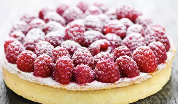 Raspberry cake