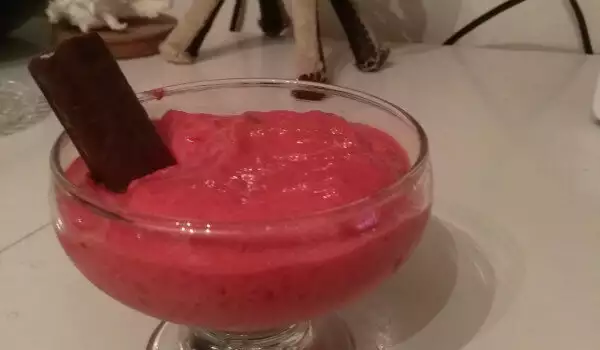 Raspberry Ice Cream with Three Ingredients