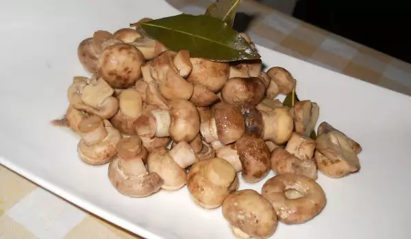 Homemade Marinated Mushrooms