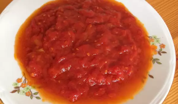 Butter Sauce with Red Tomatoes