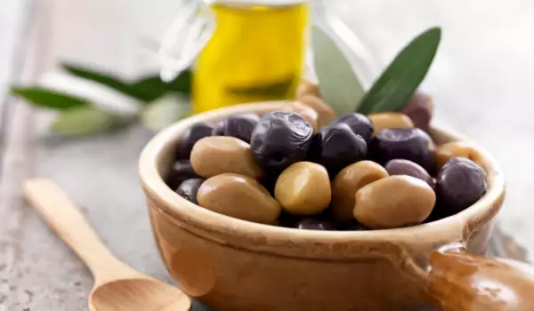 How Many Calories Are In Olives?