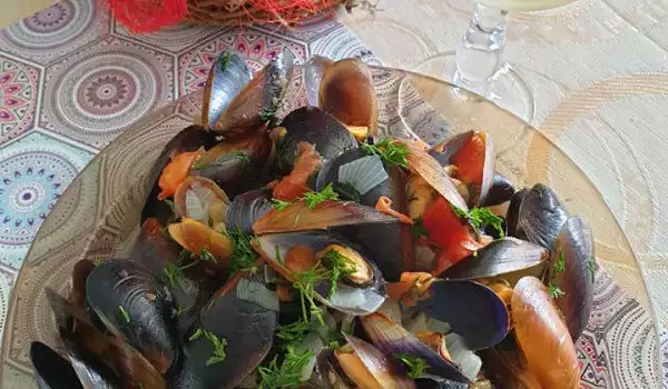 Stewed Mussels in Butter