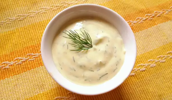 Quick Homemade Mayonnaise with 1 Egg and Dill