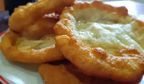 Fried Batter Cakes with Milk