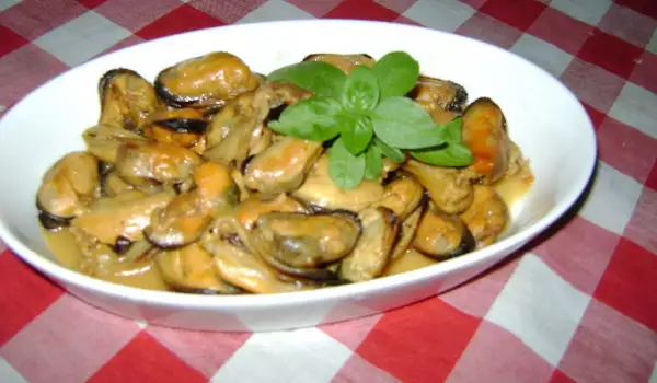Mussels Sauteed in Butter and White Wine