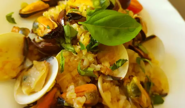 Mussels with Brown Rice and Basil